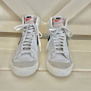 Nike Blazer Mid ‘77 White & Black Women’s High Top Size 8.5